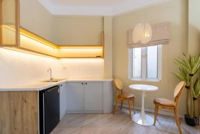 Appartement avec balcon — Annam Lakeside Hotel - Apartment Hanoi Central